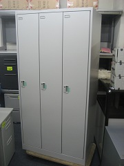 オカムラ　ＦＺ　３人用ロッカー