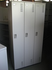 コクヨ PLK 3人用ロッカー